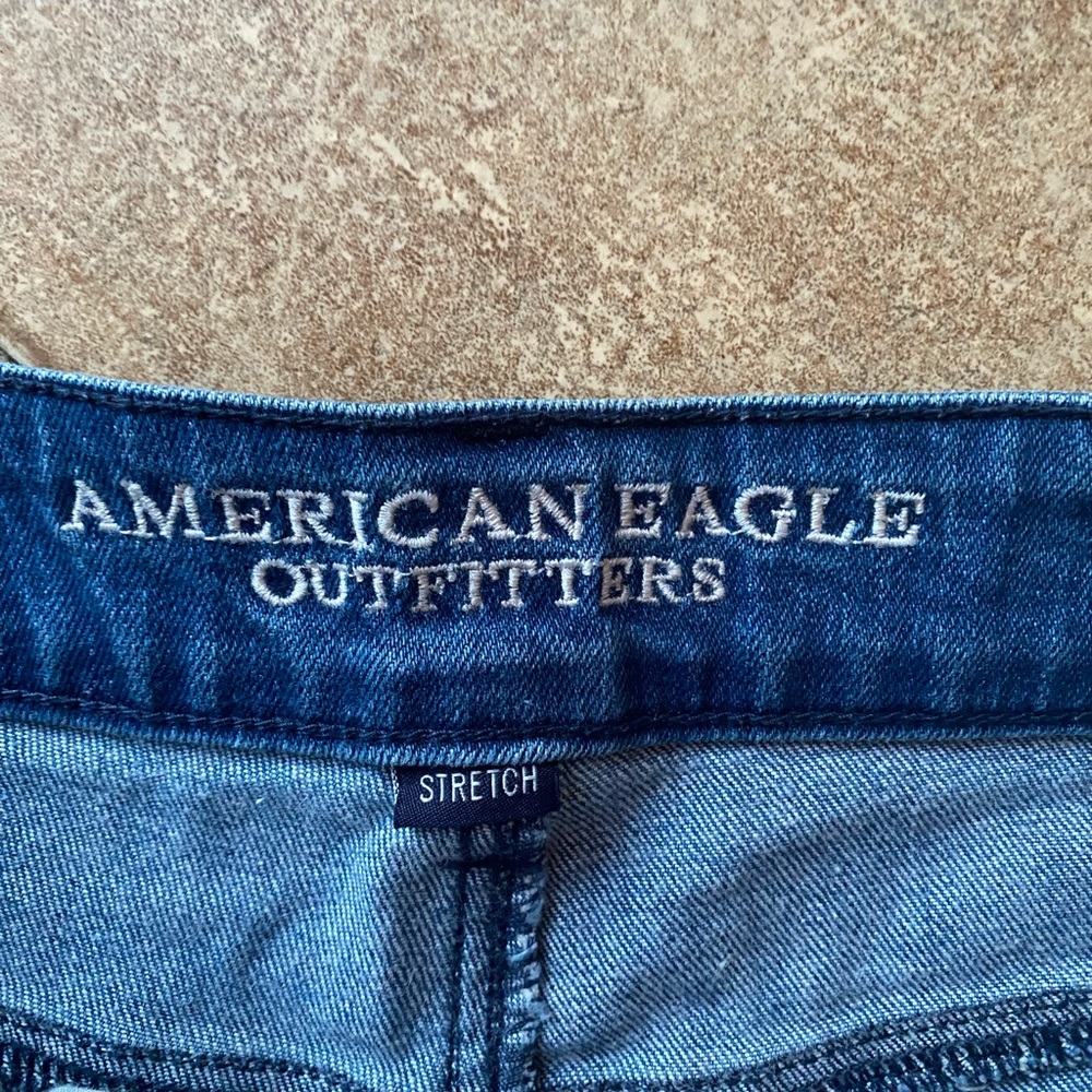 american eagle stretch shortie cut-off low rise jean shorts size 6 - Picture 3 of 4